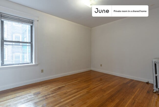 Building Photo - Room in Shared 4 bed/2 bath home