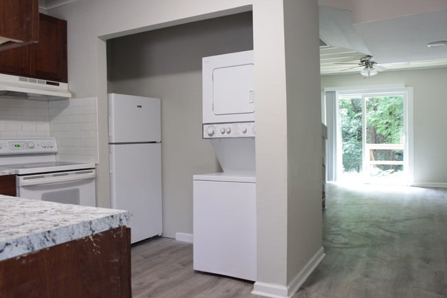 Building Photo - 1356 Linda Ann Dr