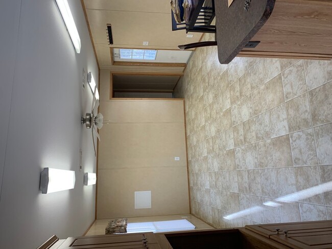 Building Photo - 340 Live Oak Rd