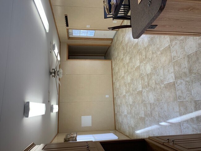 Foto del edificio - 340 Live Oak Rd
