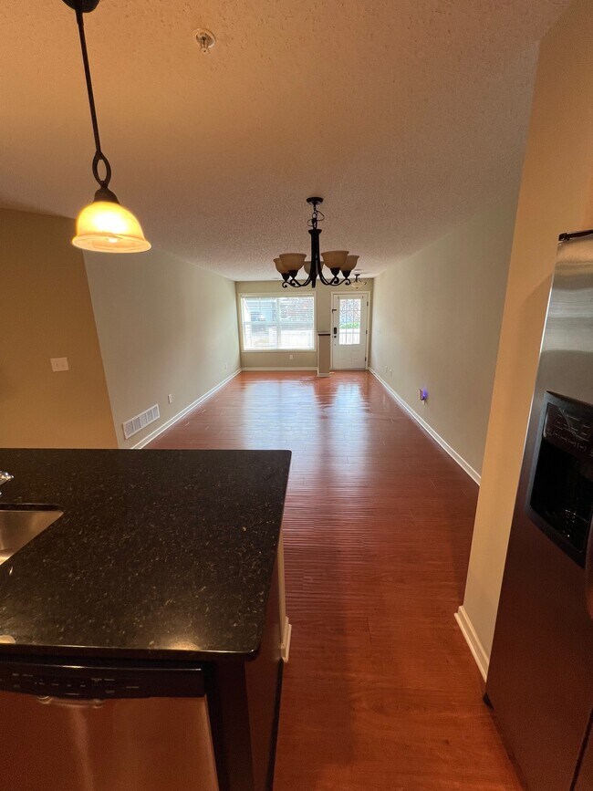 Building Photo - 3634 White Pine Way