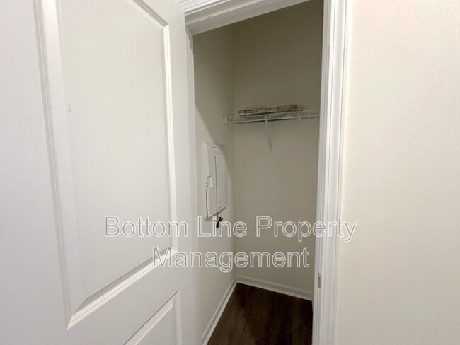 Foto del edificio - 2773 Yeager Dr NW