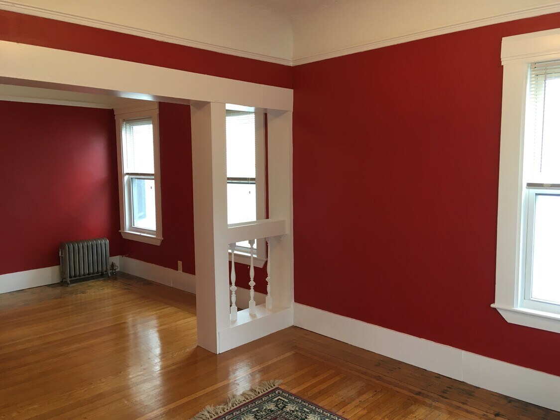 Living Room - 14 Magnolia Sq