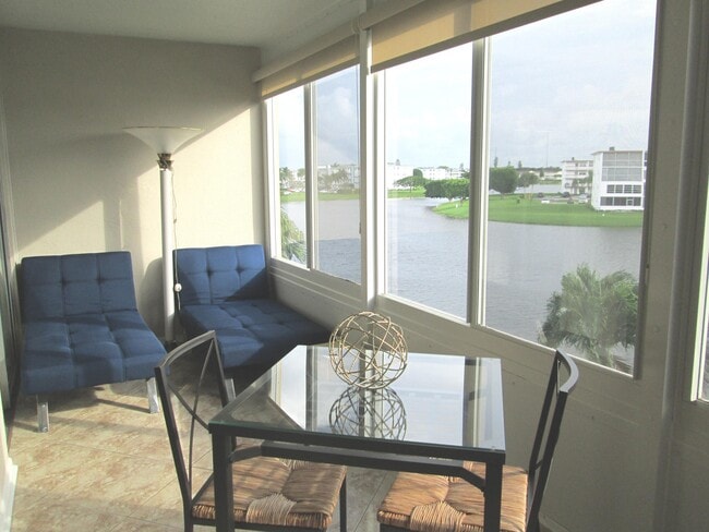 Building Photo - 3058 Wolverton C