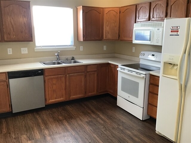 Foto del edificio - 6305 Blakeview Dr