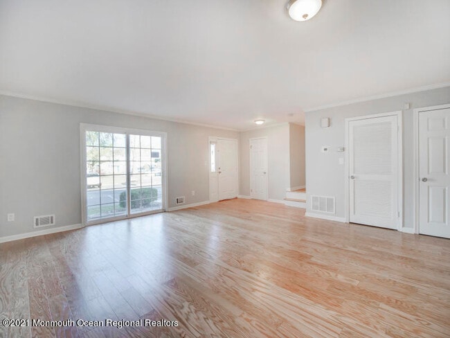 Building Photo - 869 Mariposa Ct