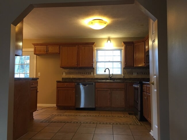 Building Photo - 4127 Southbury Ln