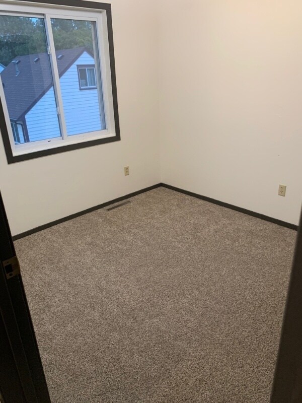 Foto del edificio - 614 E 6th St