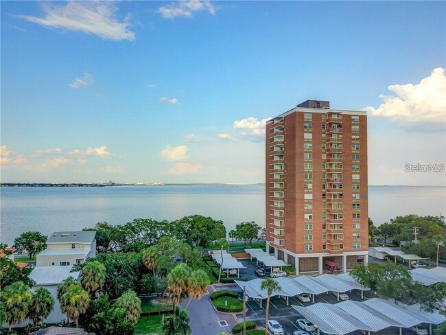 Foto del edificio - 4015 Bayshore Blvd