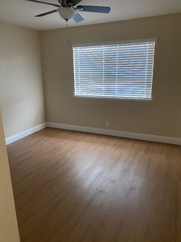 Building Photo - 5703 Playa Del Rey Ct
