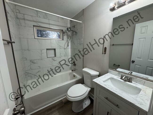 Foto del edificio - 3 bedroom home in Charlotte!