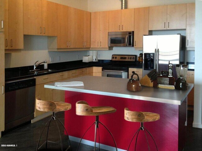 Foto del edificio - 7301 E 3rd Ave