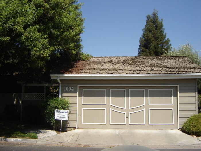1604 E Castlecrest Ave, Visalia, CA 93292 House Rental in Visalia, CA