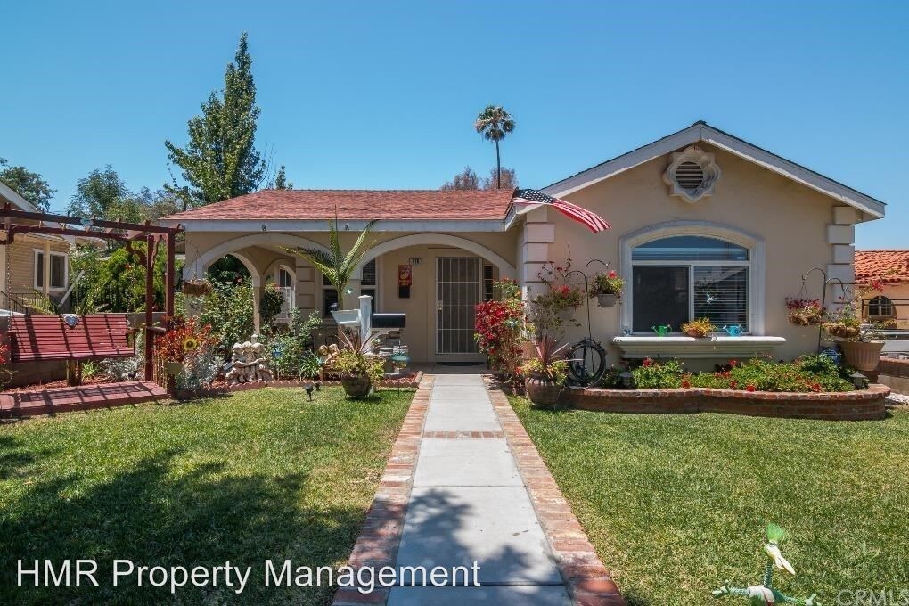 Primary Photo - 3 br, 2 bath House - 716 W. Grand Blvd