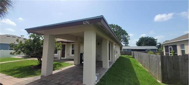 Building Photo - 1050 SW John MacCormack Terrace