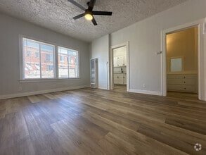 Building Photo - 503 S Union Ave