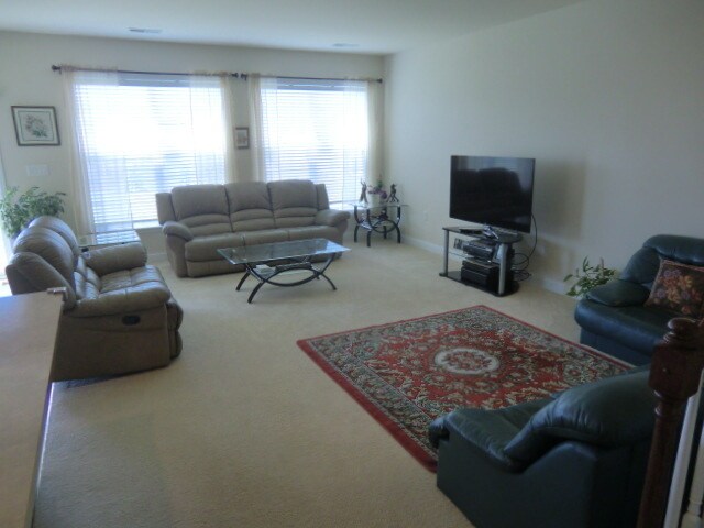 Building Photo - 2128 Red Fox Dr