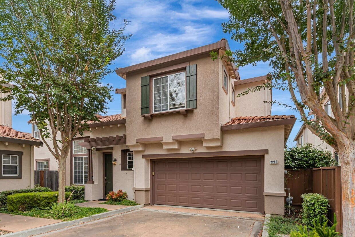 Foto principal - Remodeled 4-Bedroom 3-Bathroom House in Sa...