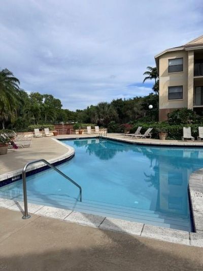 Building Photo - 9999 Summerbreeze Dr