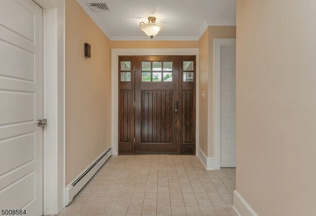 Foto del edificio - 402 W Shore Trail