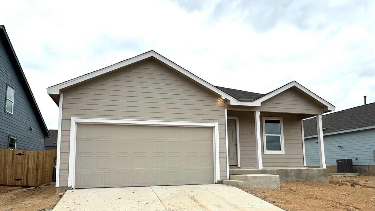 BRAND NEW 1,667 sq ft, 4 Bed/2 Bath Home i... House Rental in