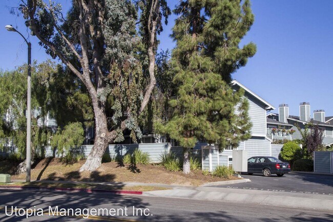 Building Photo - 2 br, 2.5 bath House - 236 Entrance Rd #7