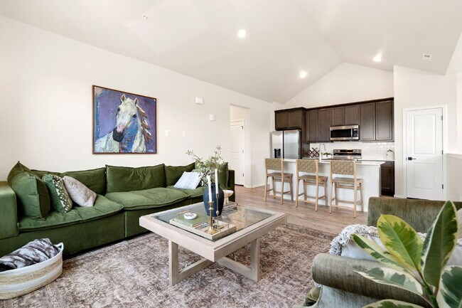 Foto del edificio - Newer 2bd condo in neighborhood with pool ...