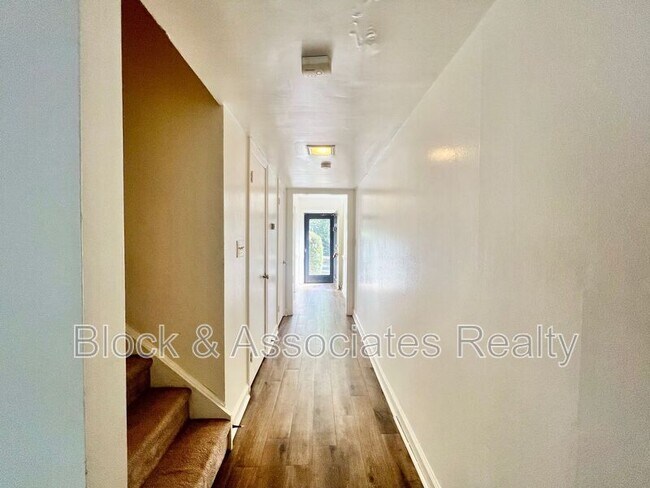 Foto del edificio - 2811 Bleeker Sq