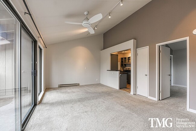 Building Photo - 1 BD Westside Portland Condo near Washington Park