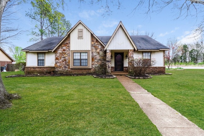 Building Photo - 928 Pheasant Hollow Dr
