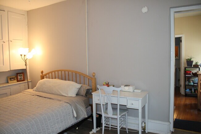 Bedroom 2 - 215 S New St