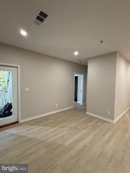 Foto del edificio - 1716 Lake Shore Crest Dr