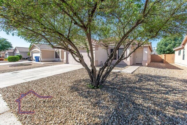 Building Photo - 906 E Saratoga St - 3BR, 2 BA - Lindsay/Wa...