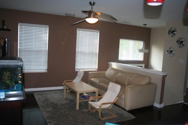 Building Photo - 1387 Fox Hound Trail
