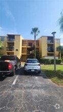Building Photo - 2845 Winkler Ave