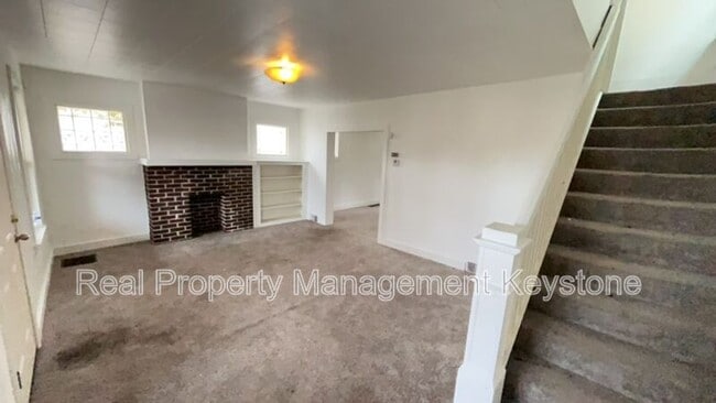 Building Photo - 1026 Mirror St