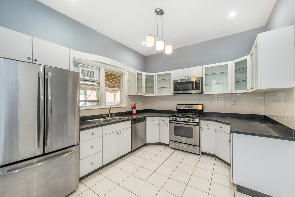 Foto principal - 205 Hutton St
