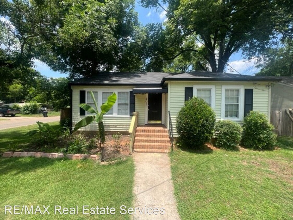 Primary Photo - 2 br, 1 bath House - 202 East McCormick
