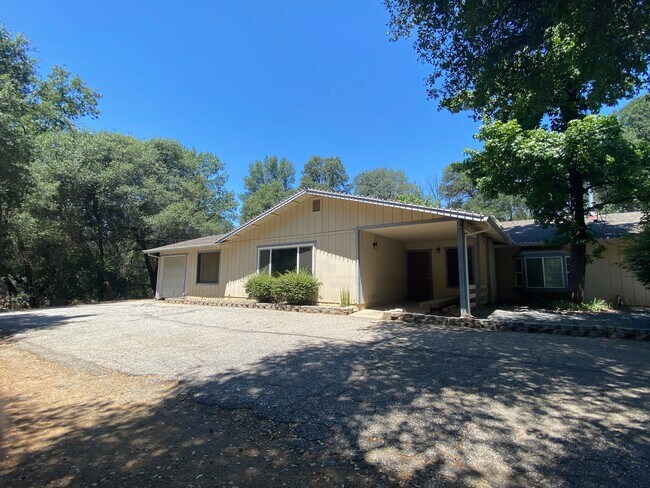 Building Photo - 10260 Combie Rd