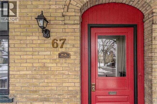 Photo du bâtiment - 67 Ahrens St W