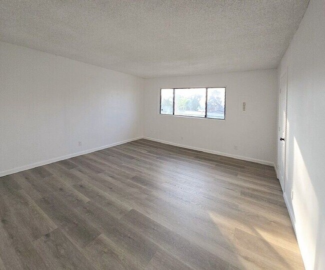 Foto del edificio - 8061 8th St