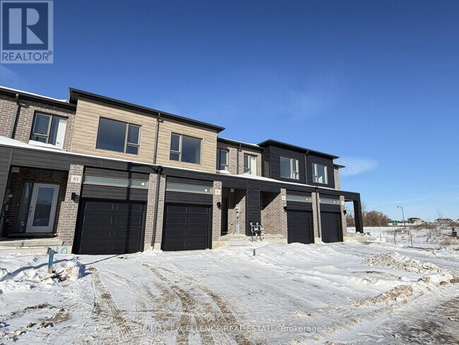 Building Photo - 8 Red Oak Cmn