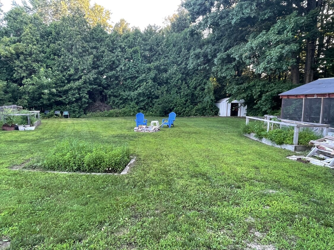 Primary Photo - 582 Church Rd