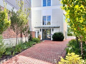 Building Photo - 848 Weed St