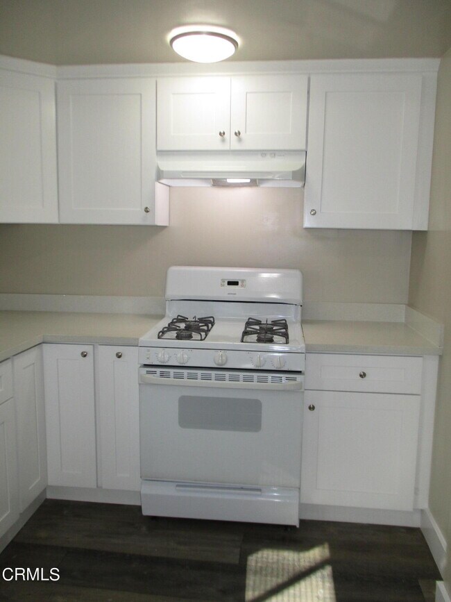 Building Photo - 3003 Sierra St