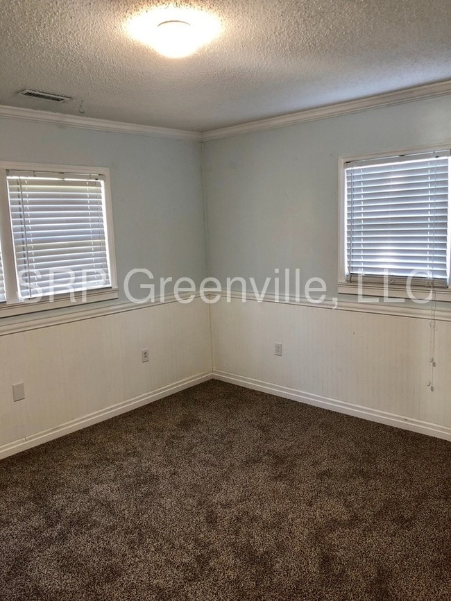 Building Photo - 519 Martha Ave