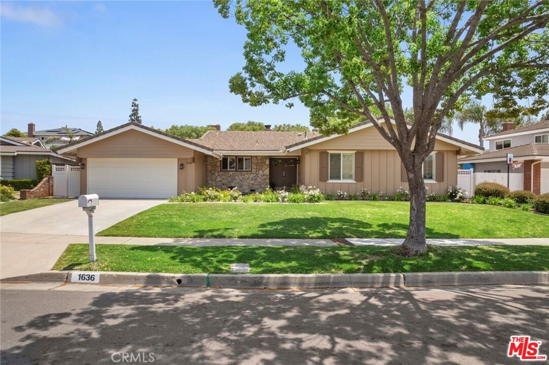 Primary Photo - 1636 Valley Ln