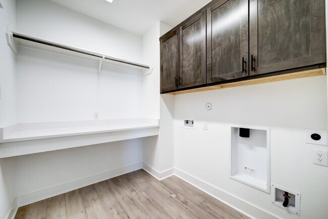 Foto del edificio - 3105 Somerset Levens Ln