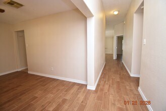 Building Photo - 338 Brightfield Ln