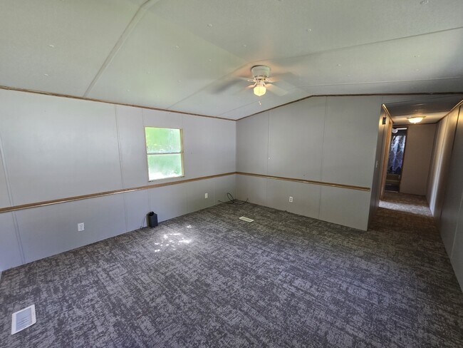 Foto del edificio - 700 W Ridgeway Ave